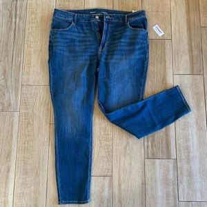 New with tags! Old Navy super skinny jeans size 16